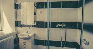 Отель Almaz-Plus Полтава Двухместный номер с 2 отдельными кроватями и душем-5
