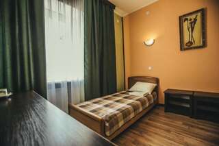 Отель Almaz-Plus Полтава Двухместный номер с 2 отдельными кроватями и душем-6